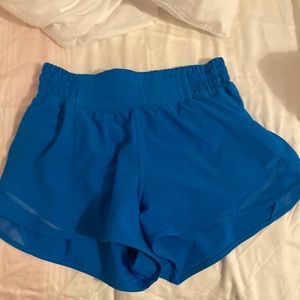 Lululemon hotty hots in poolside